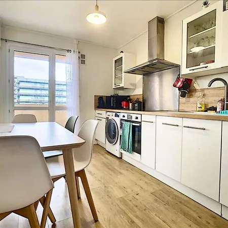 Maison Grands Espaces: With Free Parking Apartment Le Mans